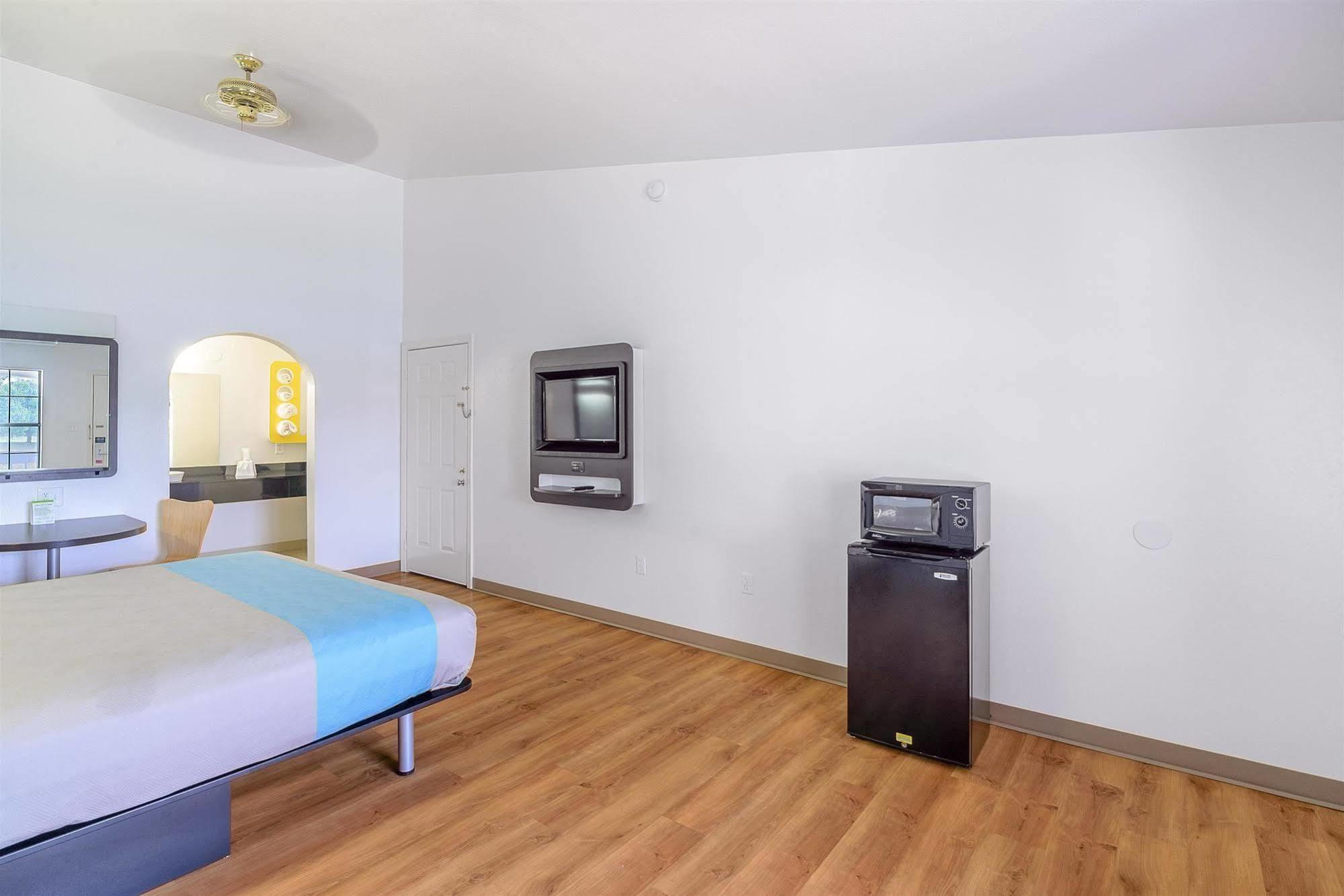 Motel 6-Canton, TX Eksteriør billede